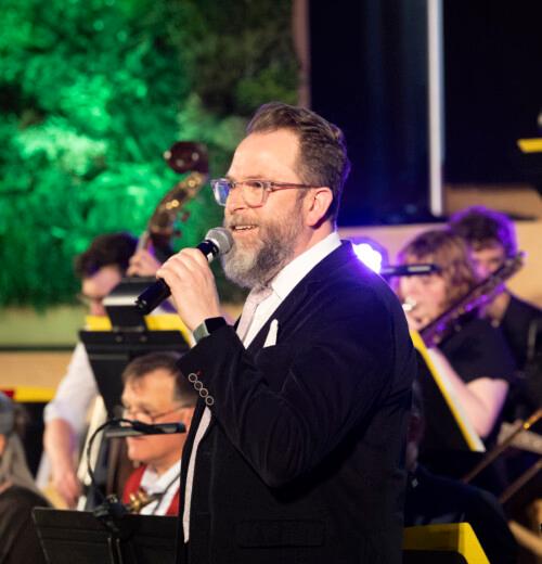 Mark Dickinson dazzling the audience
